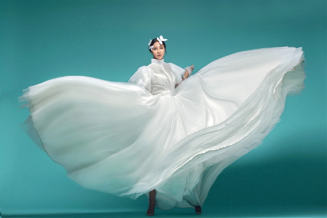 純色背景婚紗照,更能凸顯表情和情緒,你值得擁有