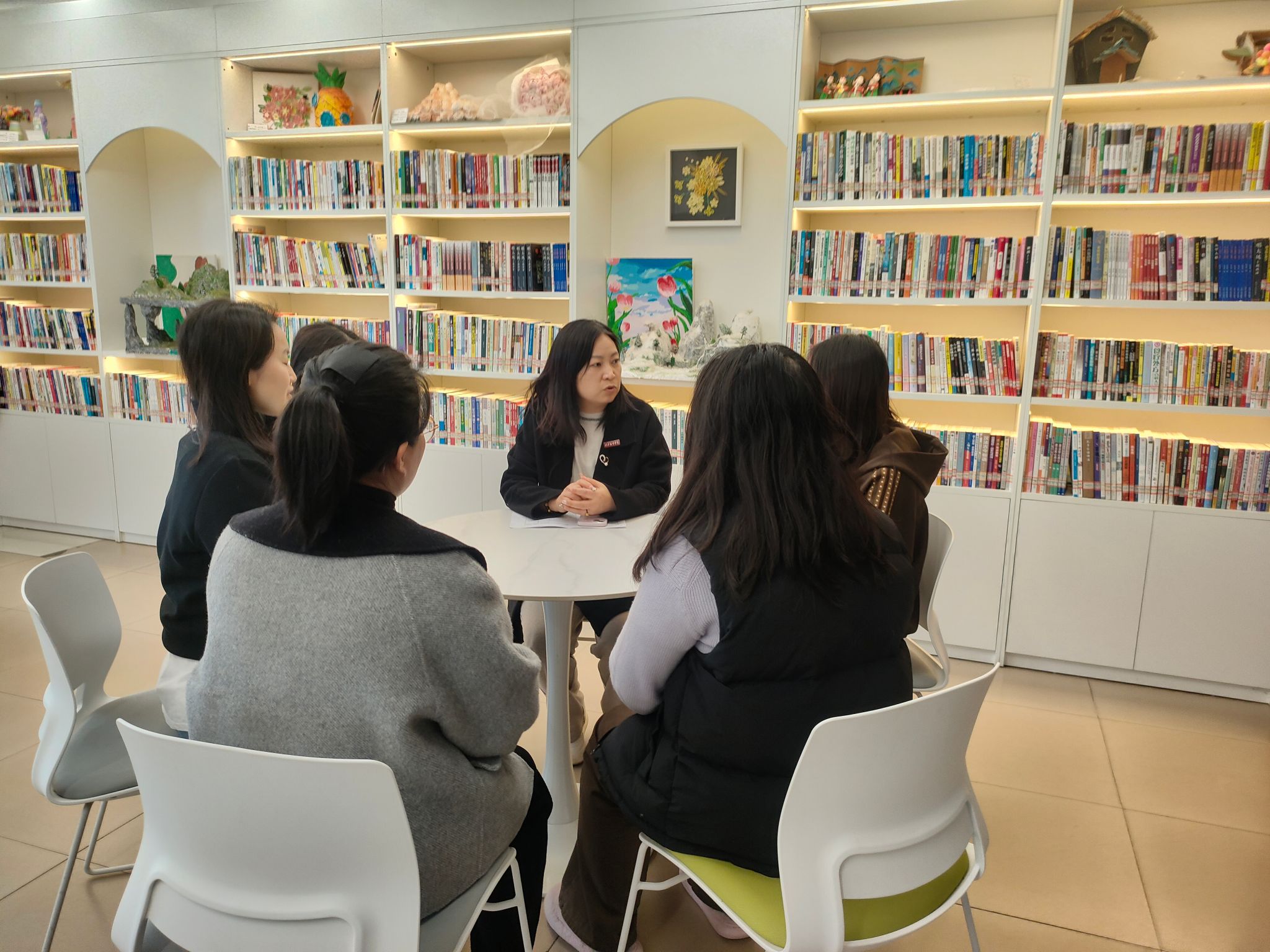 暖心走訪進(jìn)公寓，護(hù)航青春伴成長——我校心理健康教育與咨詢中心開展一站式社區(qū)走訪活動紀(jì)實(shí)